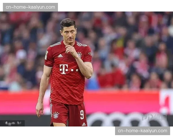 莱万高空争顶成功率数据解析 波兰定位球攻坚战术核心